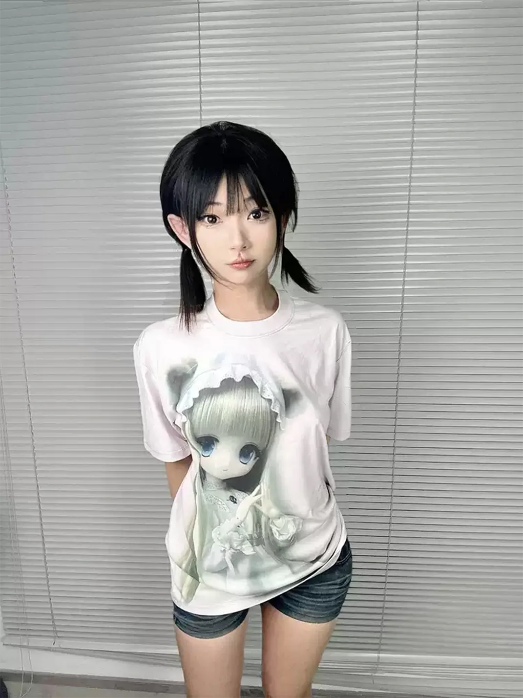 WEBBAR | Short Sleeve Doll Graphic T-Shirt