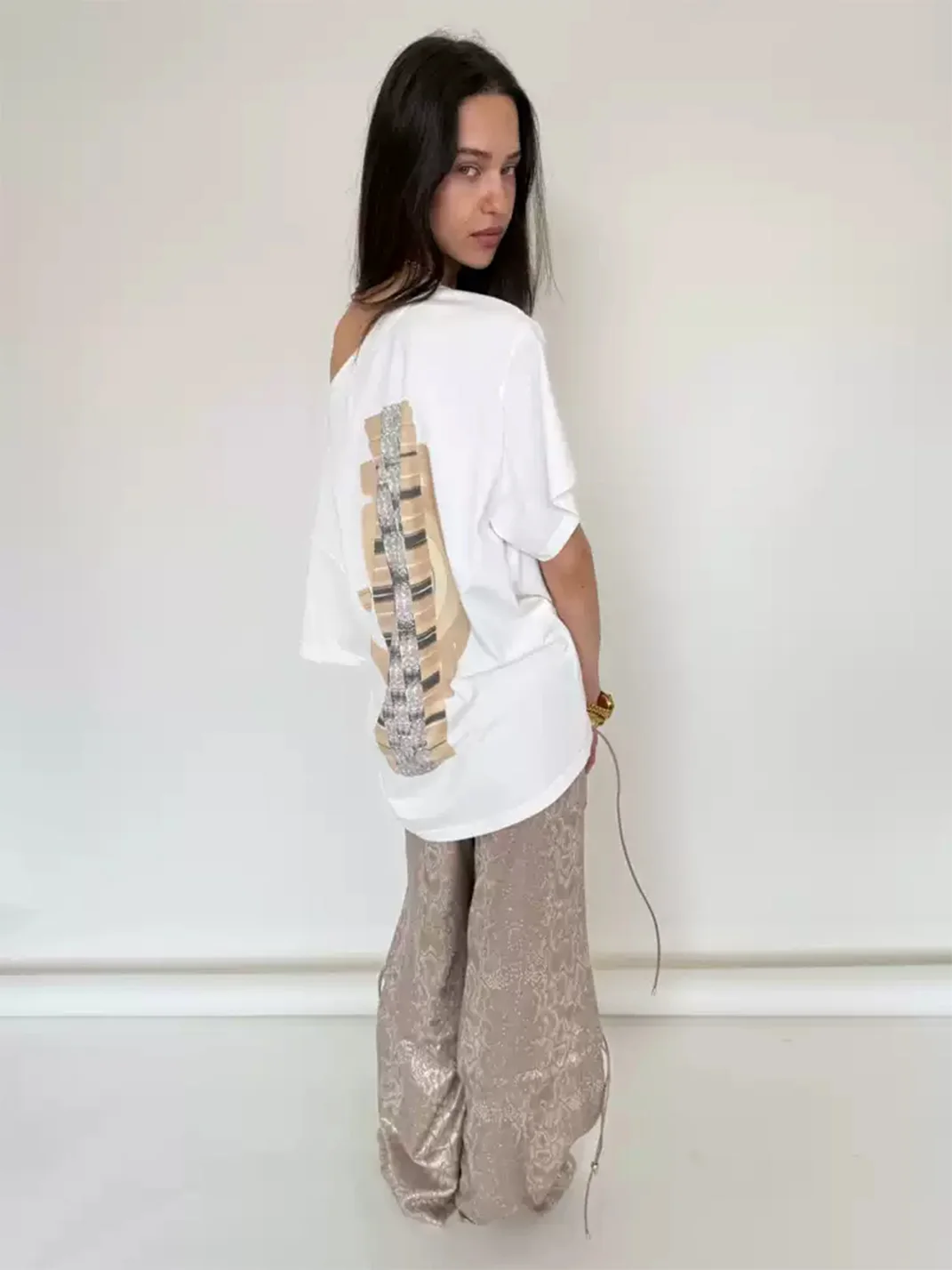 Nodress | Notime Watch Off-Shoulder Short-Sleeve T-Shirt