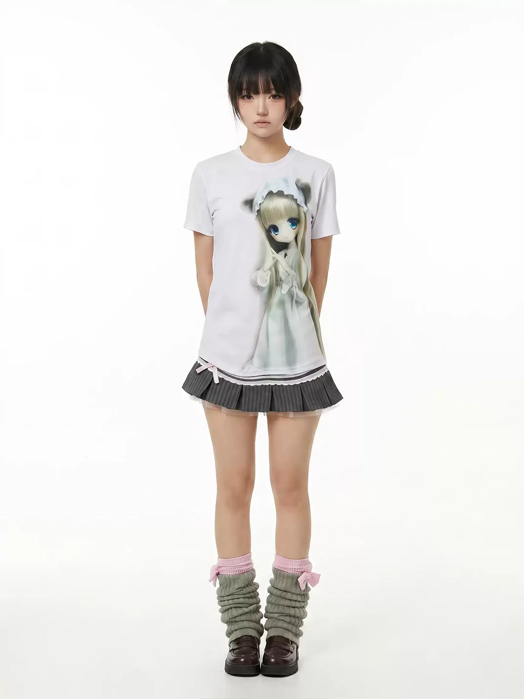 WEBBAR | Short Sleeve Doll Graphic T-Shirt