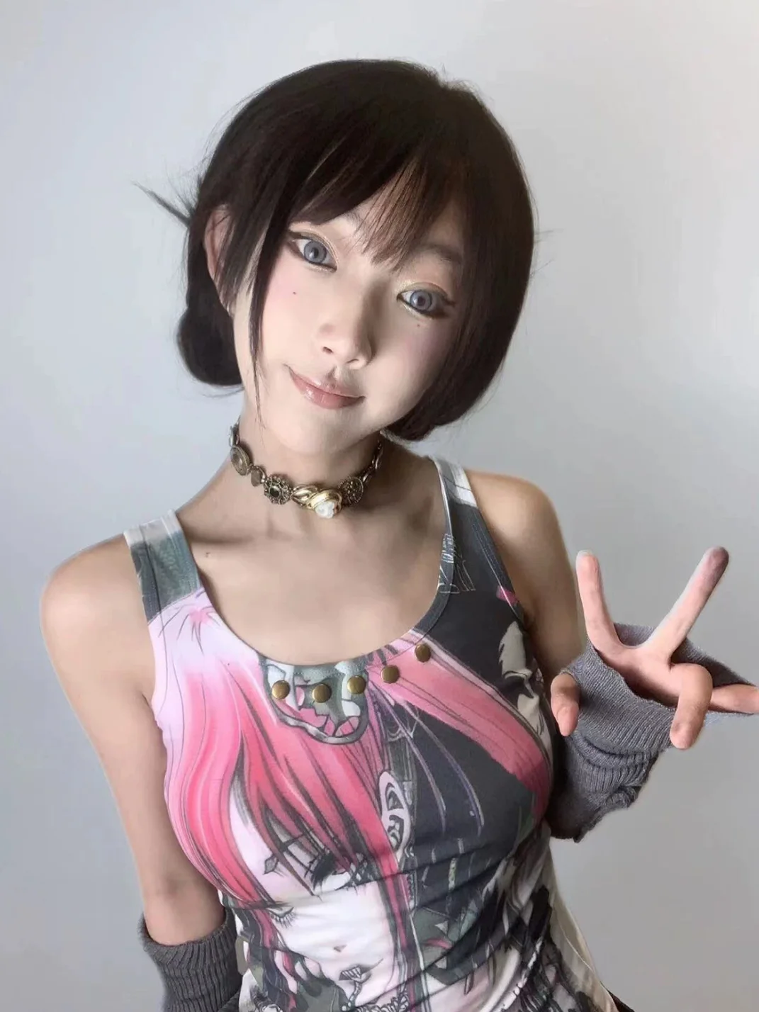 WEBBAR | Punk 2D Girl U-Neck Sleeveless Vest