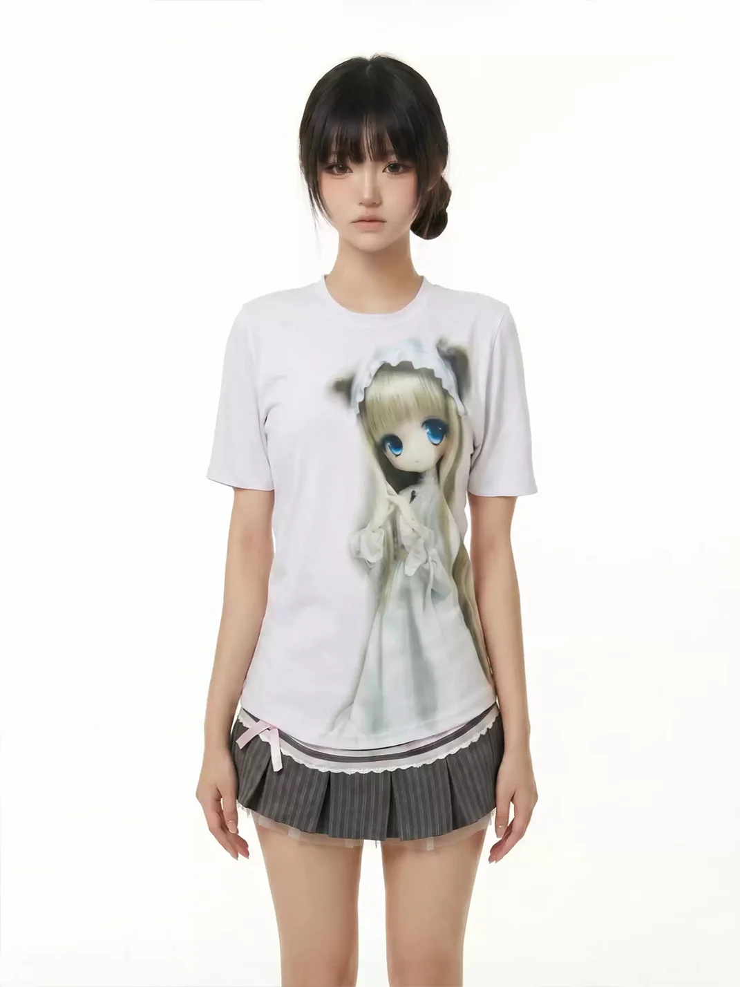 WEBBAR | Short Sleeve Doll Graphic T-Shirt