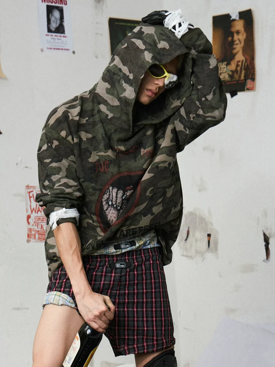 EMOBROTHER | Loveless Freedom Camouflage Graphic Hoodie - 2