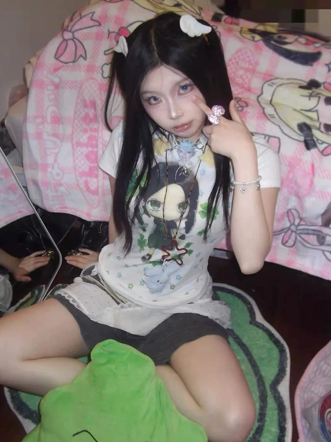 WEBBAR | Dreamcore Clover Doll Graphic T-Shirt