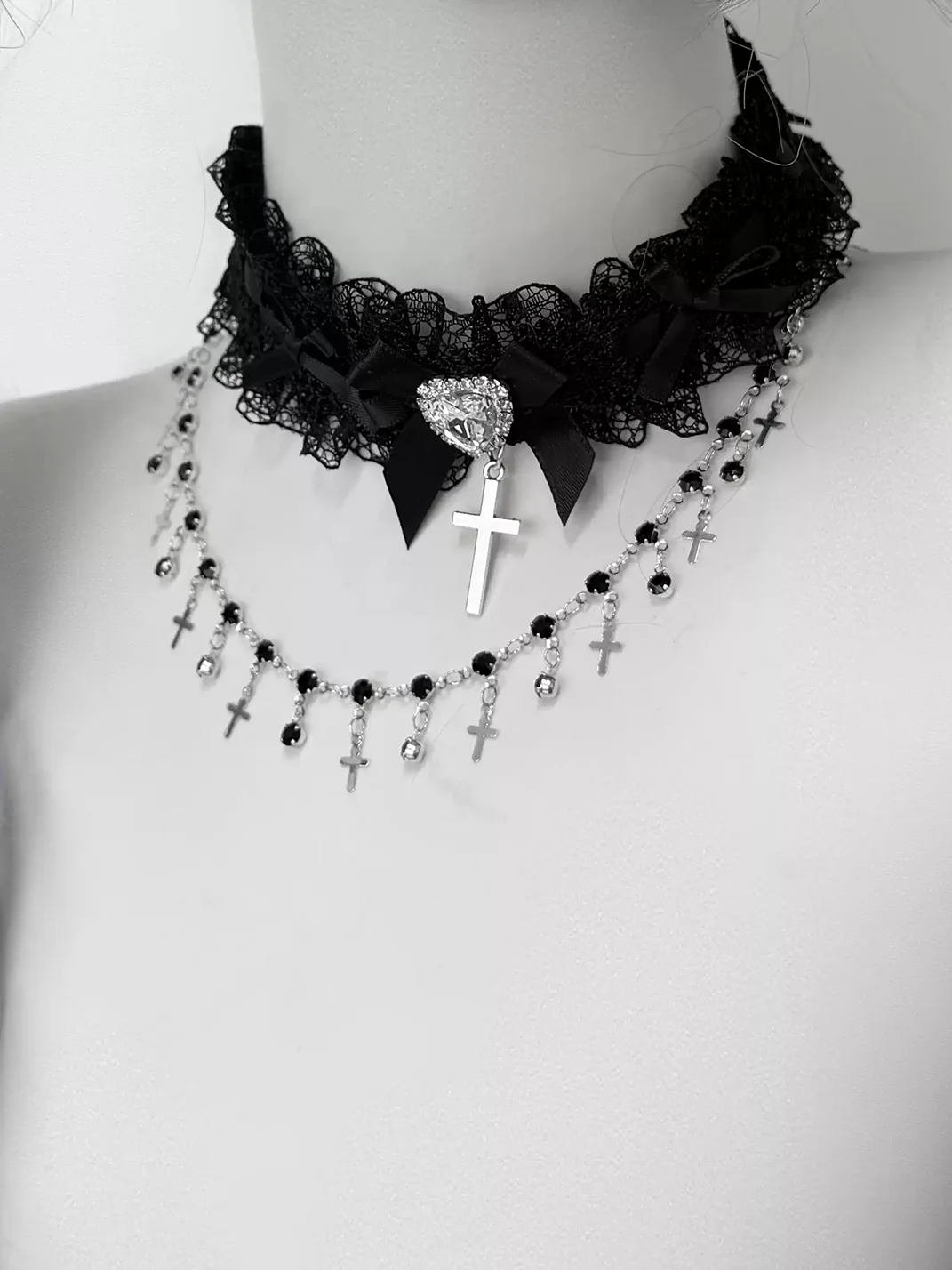 1GASTERINN | Black Lace Choker With Heart Rhinestone Pendant