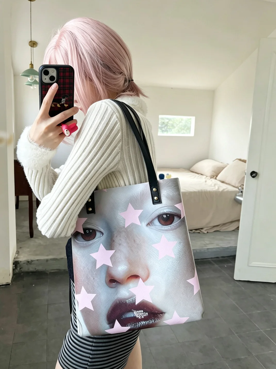 Oogreenapple | Portrait Star Print PU Tote Bag
