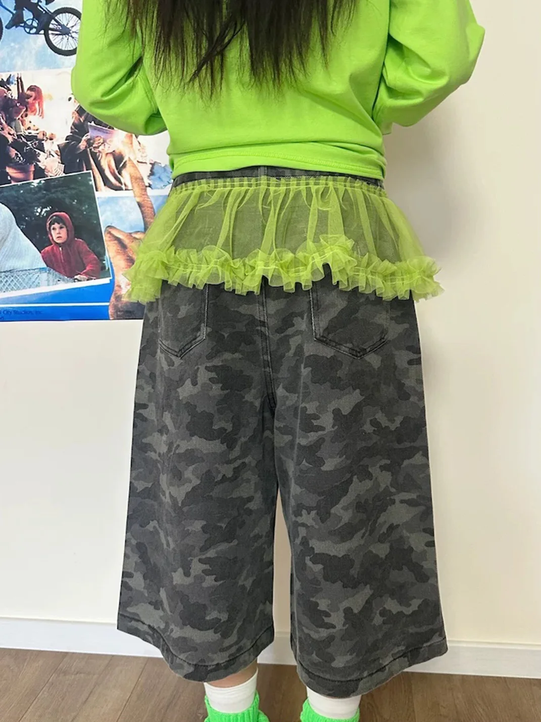 Bunnybunnygun | Y2K Camouflage Ruffle Wide-Leg Cropped Jeans