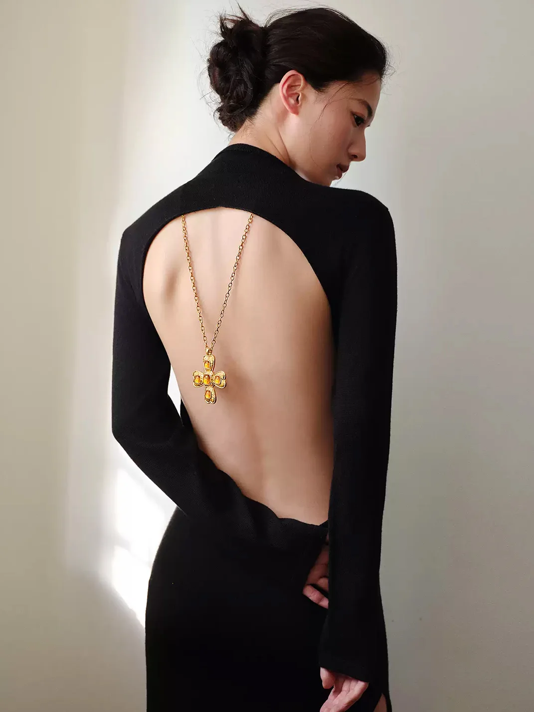 Tokokkino | Mini Four-Sided Bow Necklace