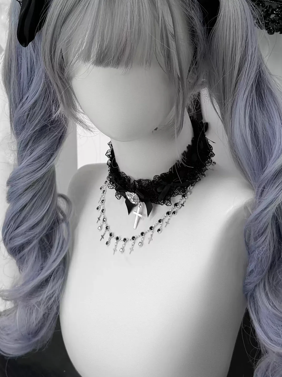 1GASTERINN | Black Lace Choker With Heart Rhinestone Pendant