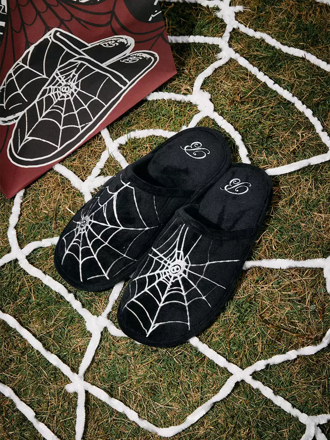BLACK8MOB | Spiderweb Print Winter House Slippers