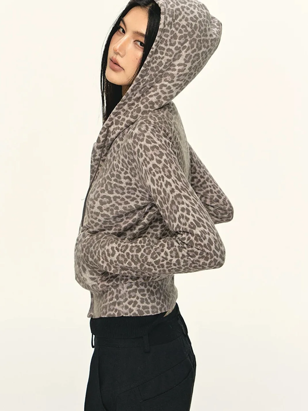 Anna aneae | Women's Leopard Print Cropped Zip Hoodie