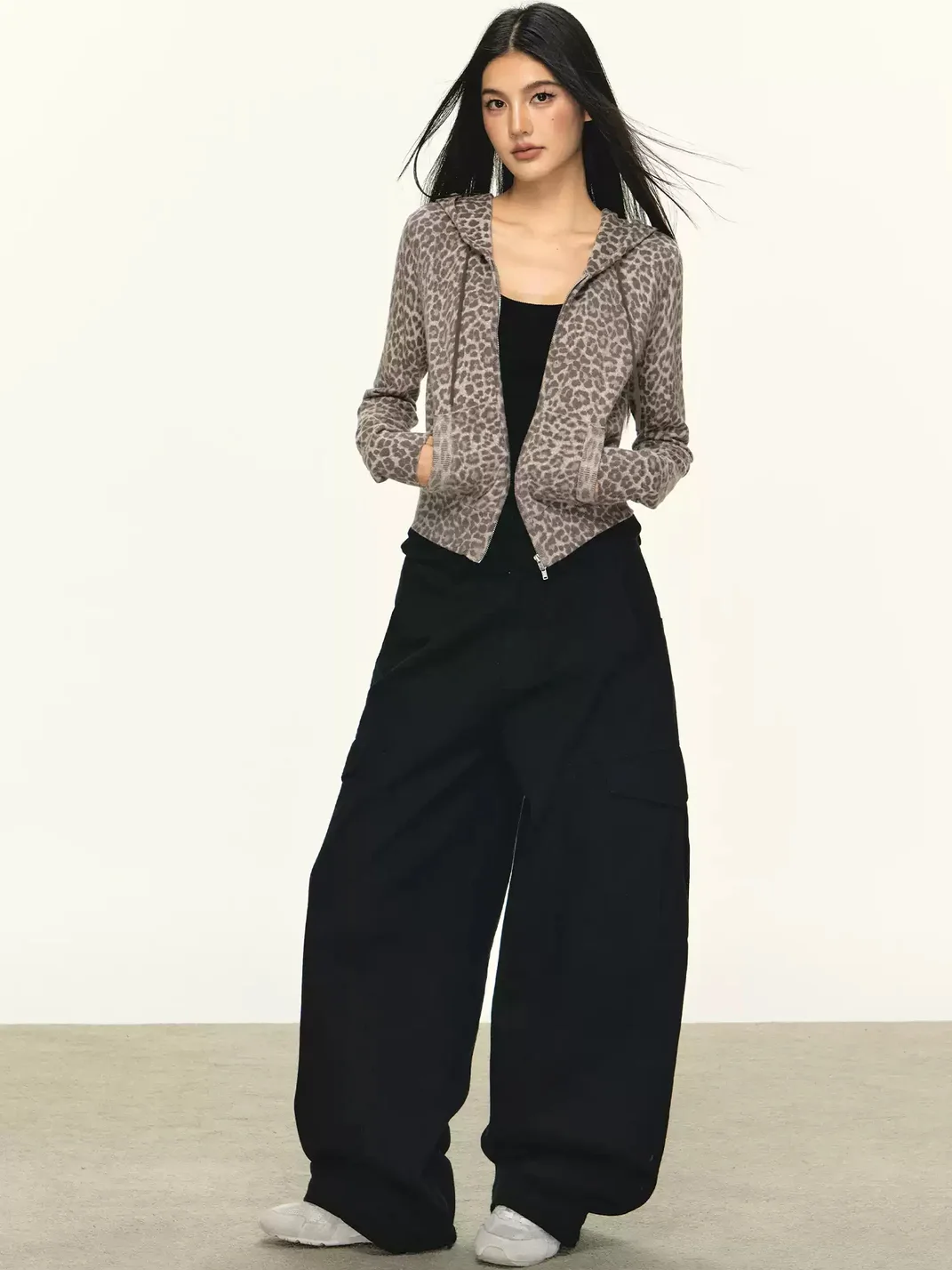 Anna aneae | Women's Leopard Print Cropped Zip Hoodie