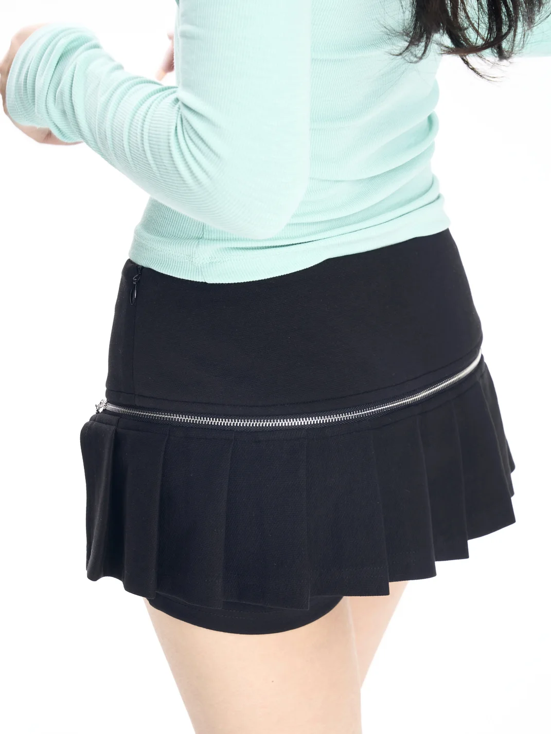 ONNASENSHI | Detachable Pleated Low-Rise Mini Skort