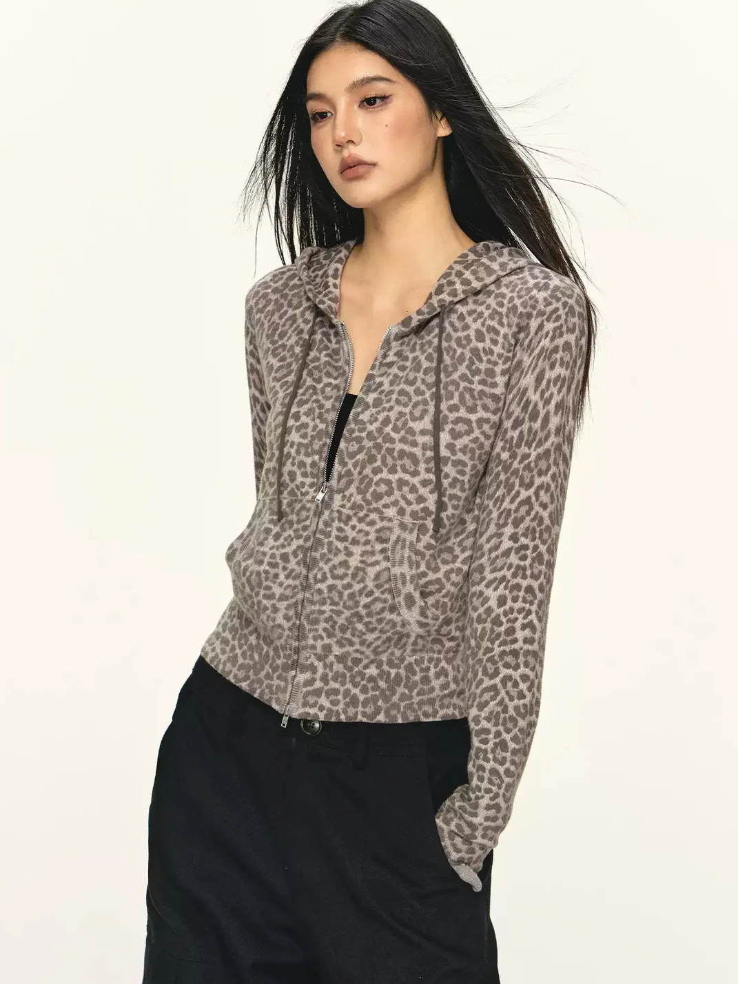 Anna aneae | Women's Leopard Print Cropped Zip Hoodie