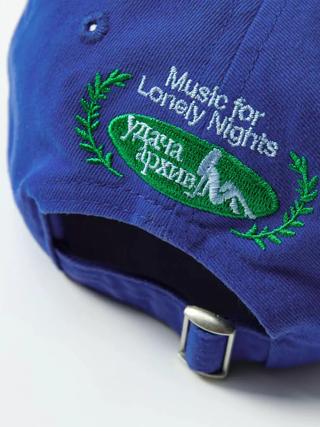 LUCKUP Archive | Dolphin Embroidered Contrast Baseball Cap