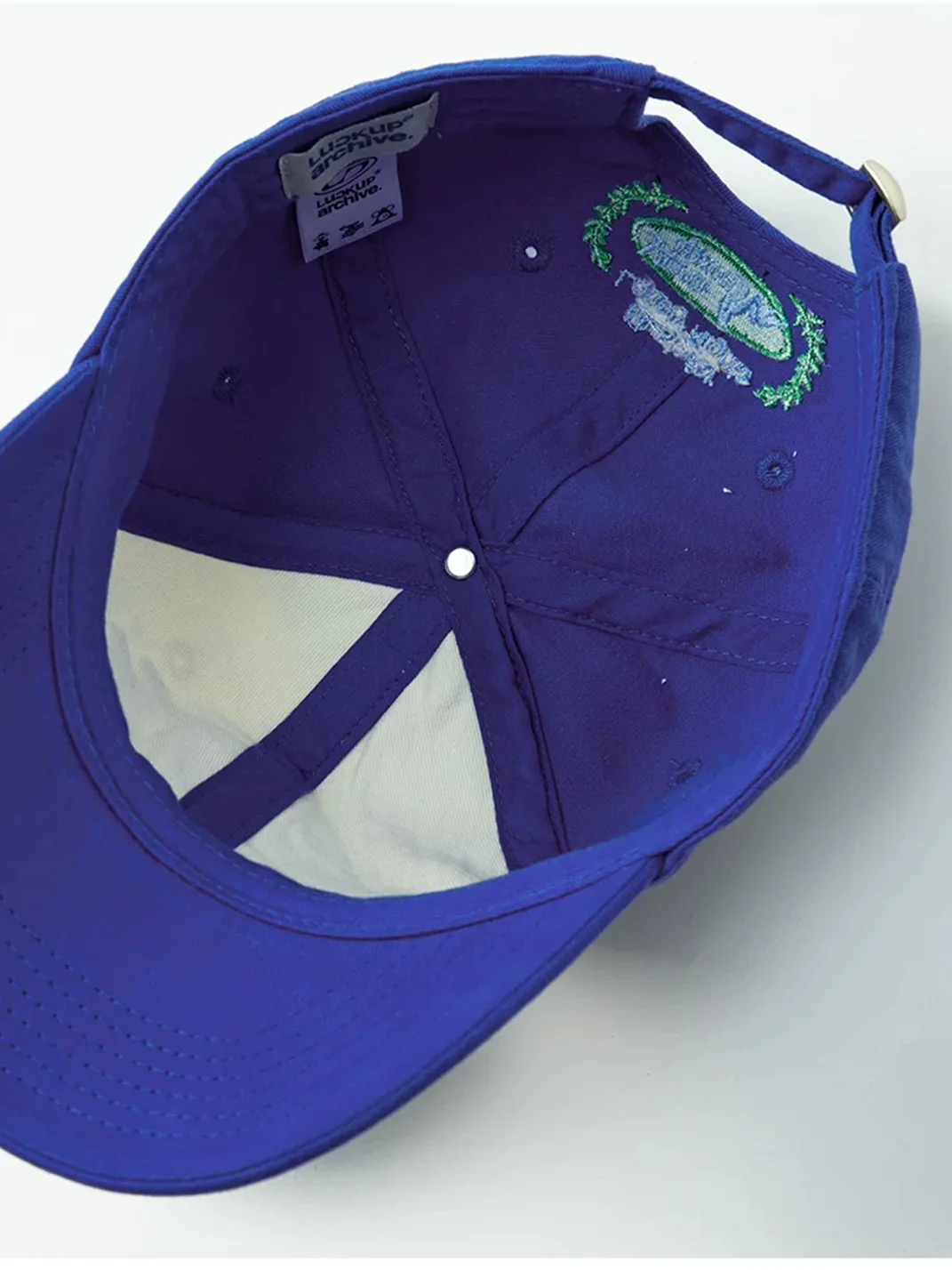 LUCKUP Archive | Dolphin Embroidered Contrast Baseball Cap