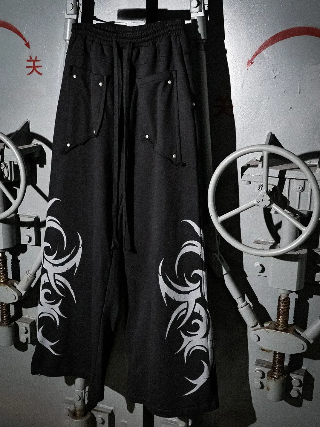LoseControlEdge | Reversible Baggy Tribal Print Sweatpants