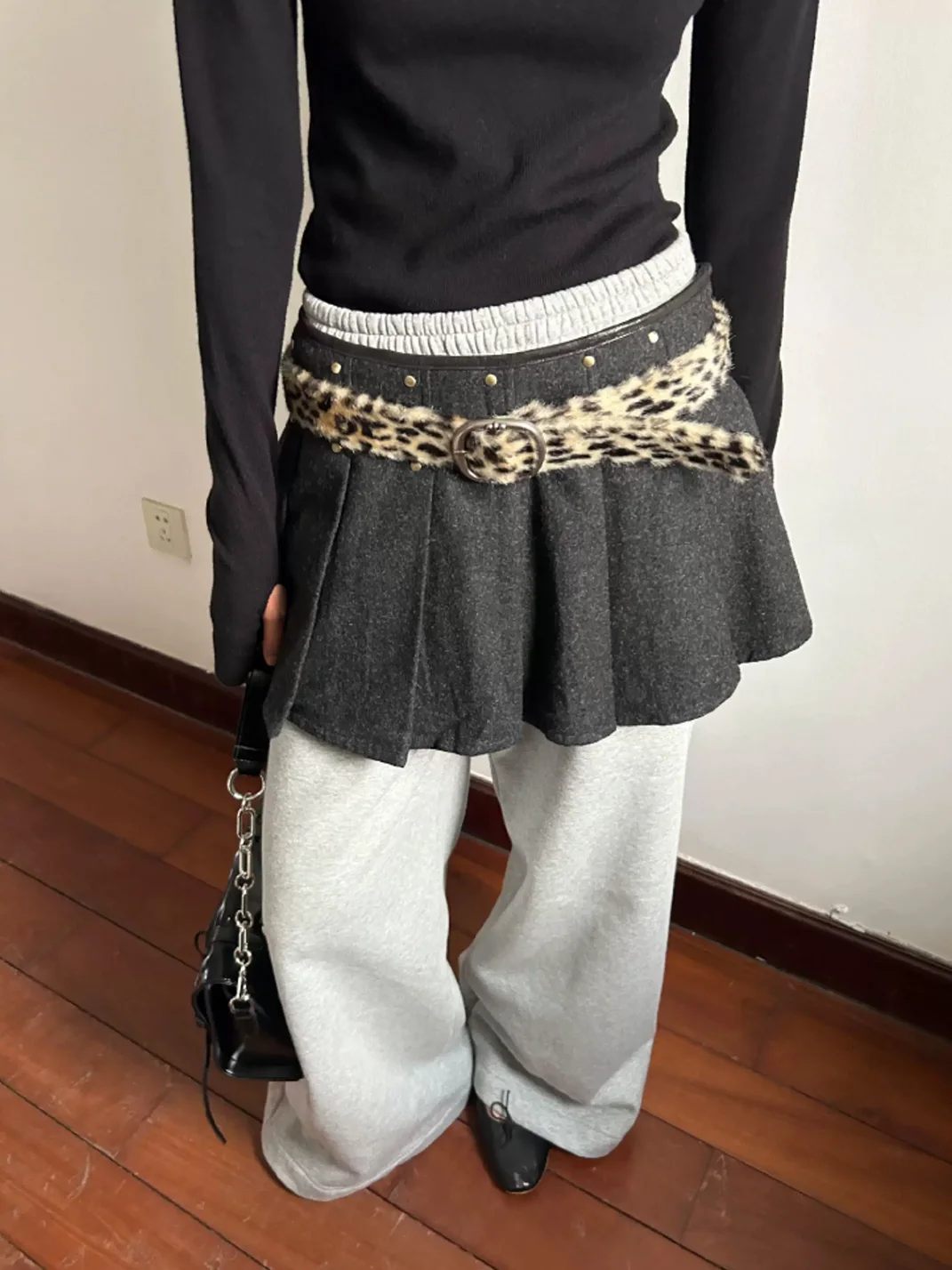 Oinimi | Women's Fuzzy Leopard Gradient Belt