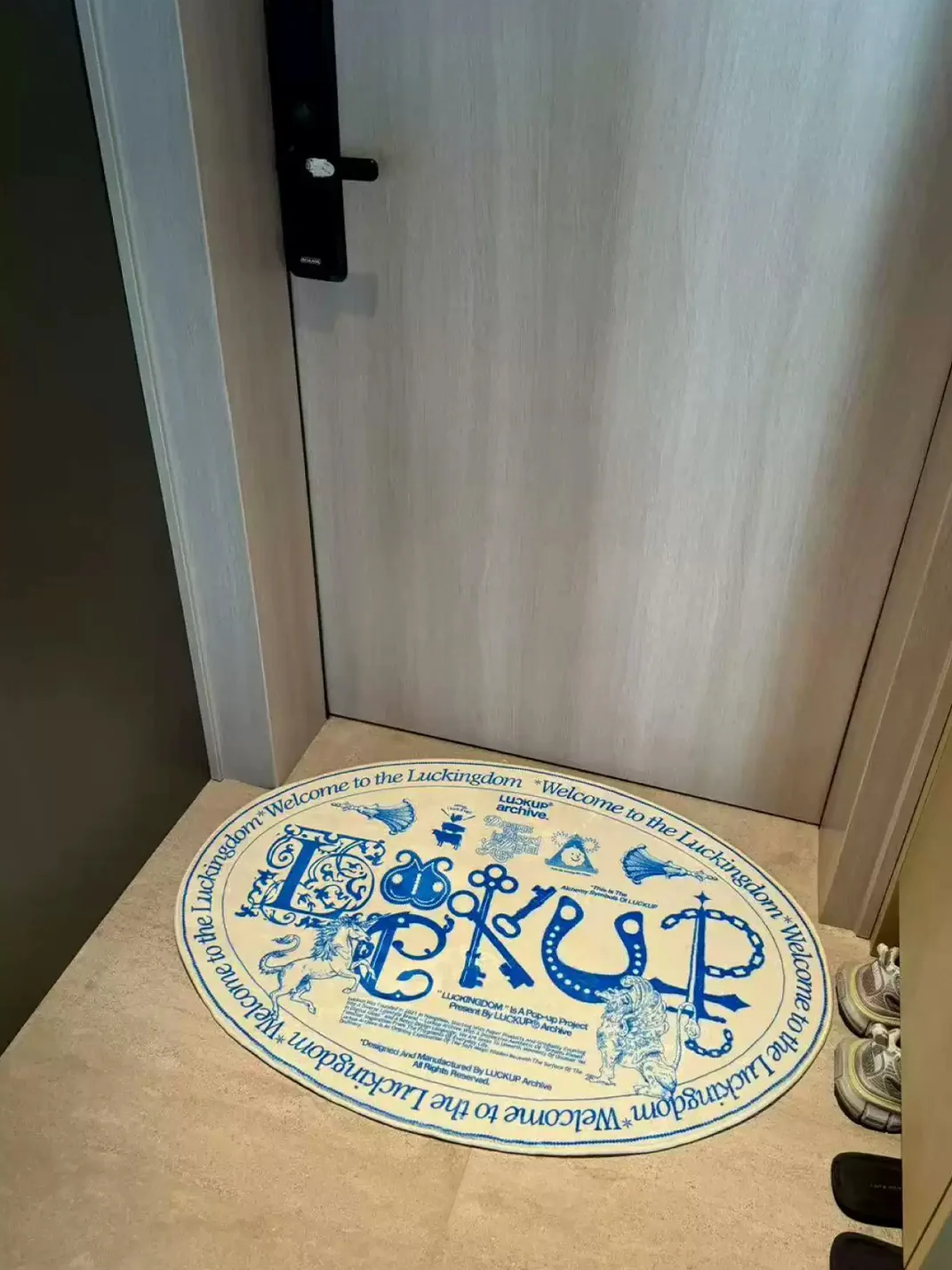 LUCKUP Archive | Luckingdom Oval Sofa Floor Mat