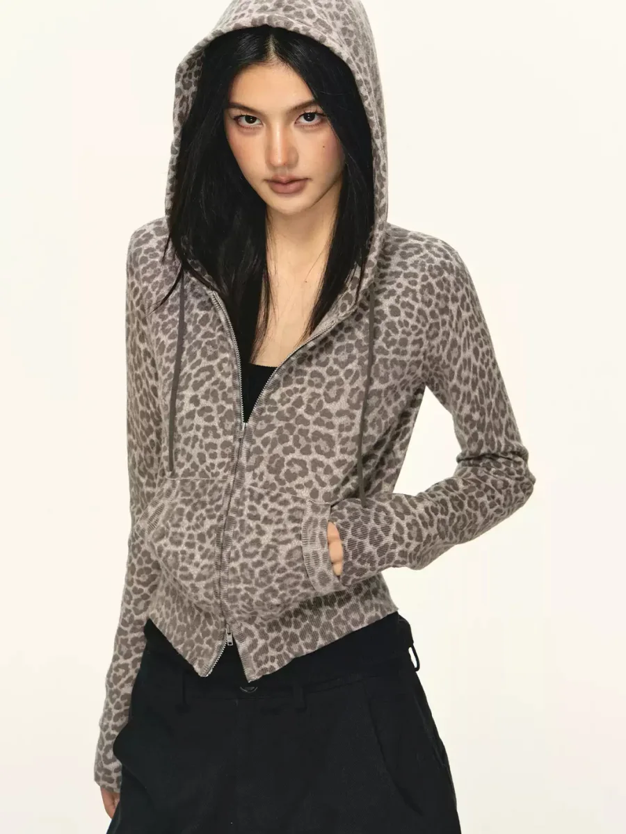 Anna aneae | Women's Leopard Print Cropped Zip Hoodie - 4