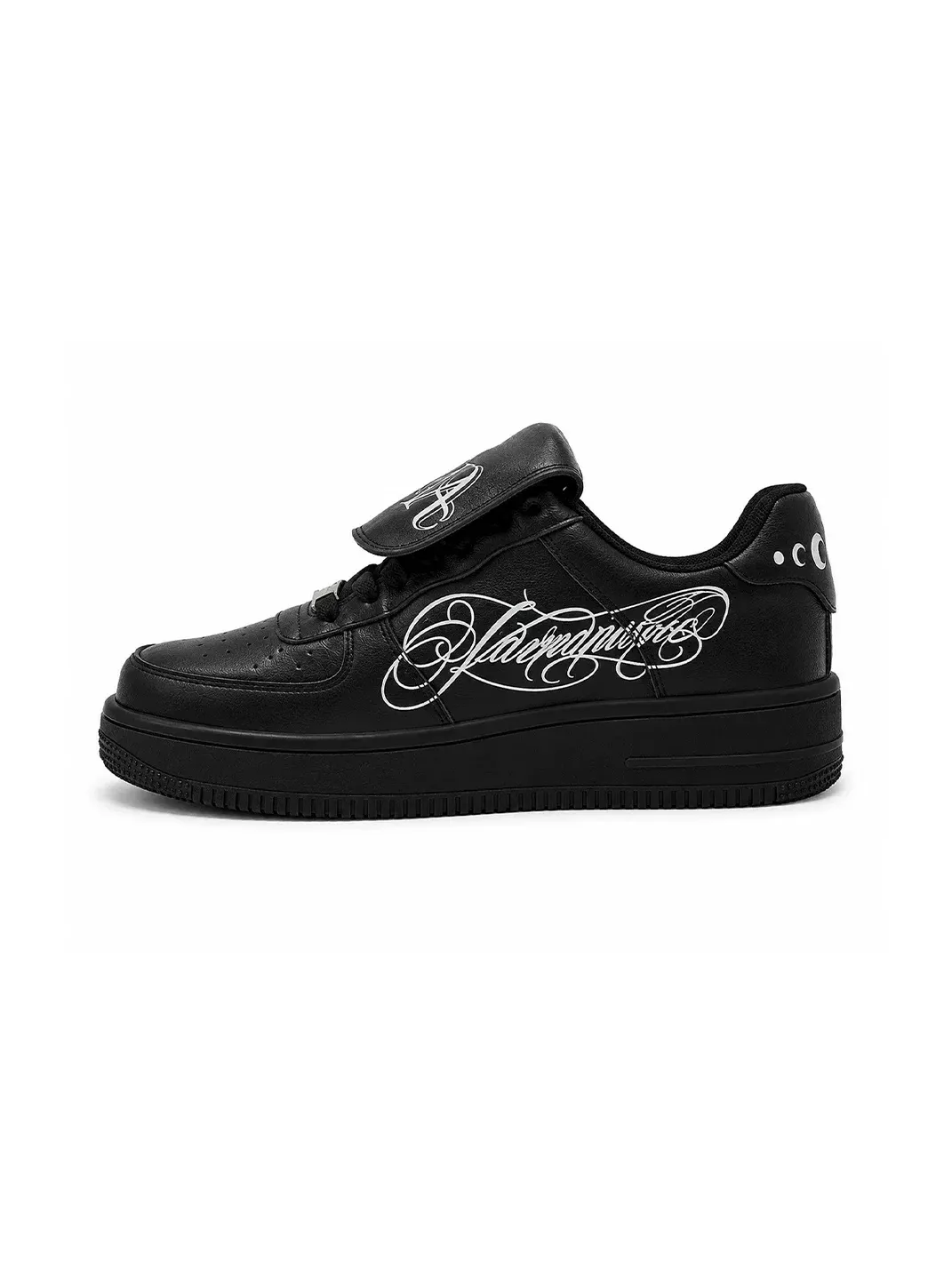 KARMANISTIC | Rivet Thick Sole Low-Top Sneakers