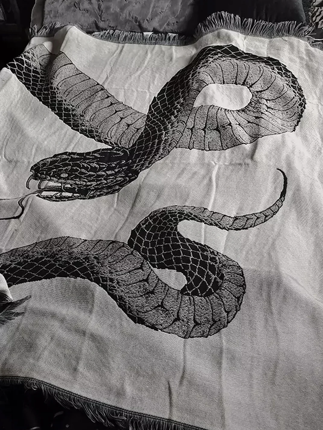 HXT | Retro Snake Knitted Sofa Throw Blanket