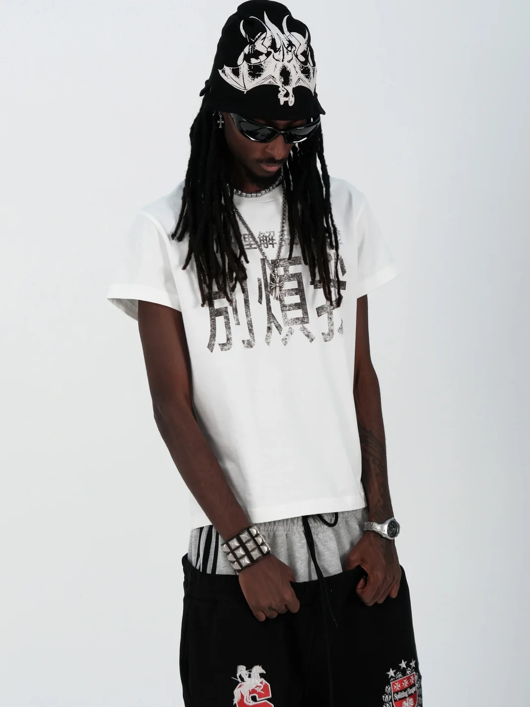 THEWET | Vintage Distressed Slim Cropped Graphic T-Shirt