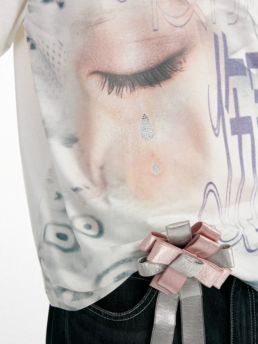 WM | Loose Fit Rhinestone Graphic T-Shirt