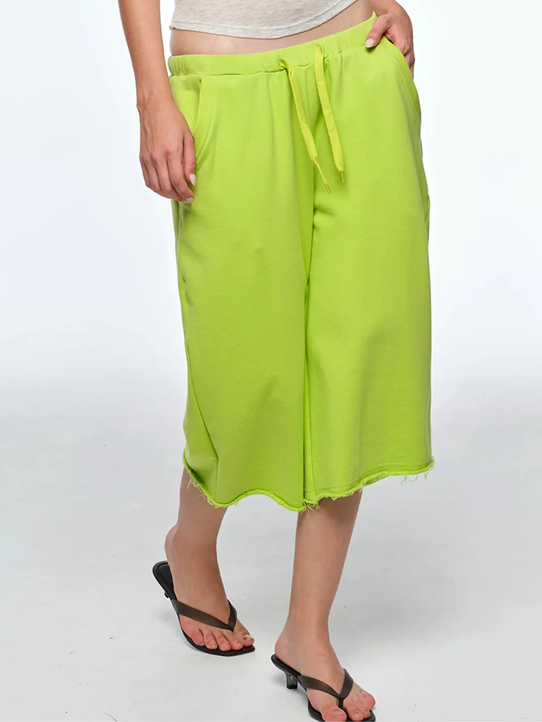 BUM STUDIO | Loose Cropped Wide Leg Sweatpants
