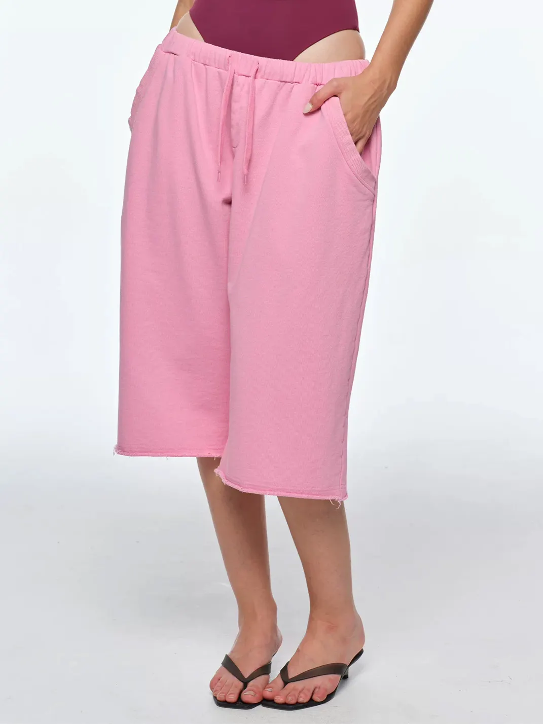 BUM STUDIO | Loose Cropped Wide Leg Sweatpants