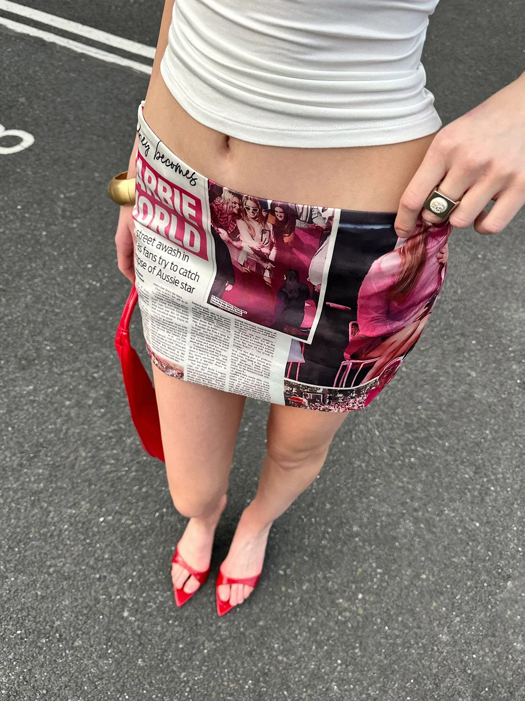 0122stepll | Low-Rise Barbie Newspaper Print Mini Skirt