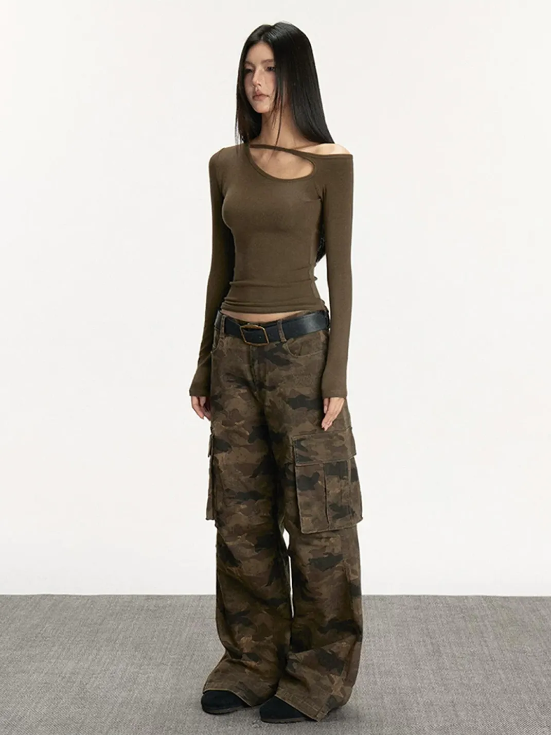 Anna aneae | Asymmetric Cutout Long Sleeve Top