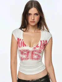 BUM STUDIO | Vintage V-Neck Slim Fit Graphic T-Shirt