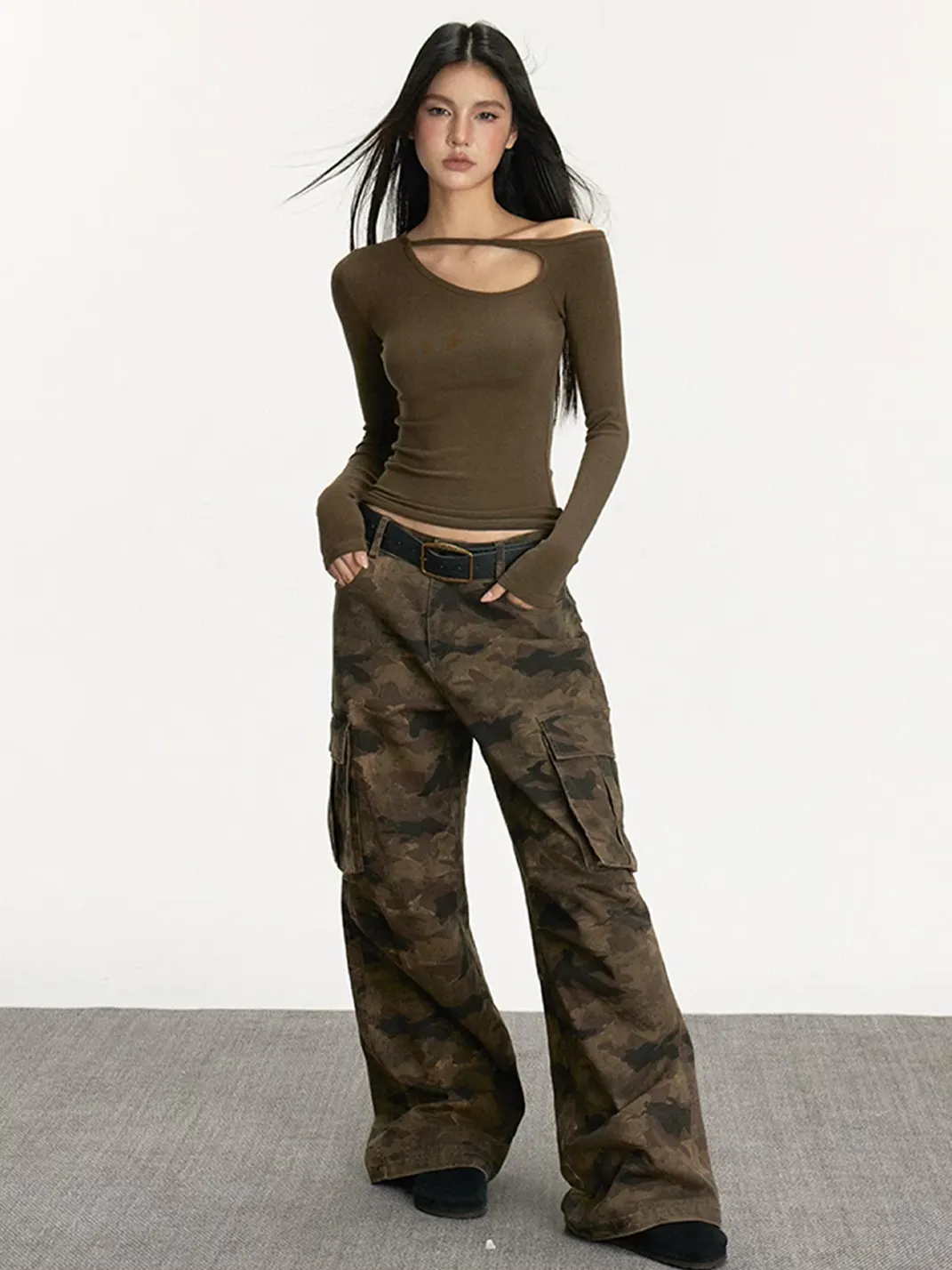 Anna aneae | Asymmetric Cutout Long Sleeve Top