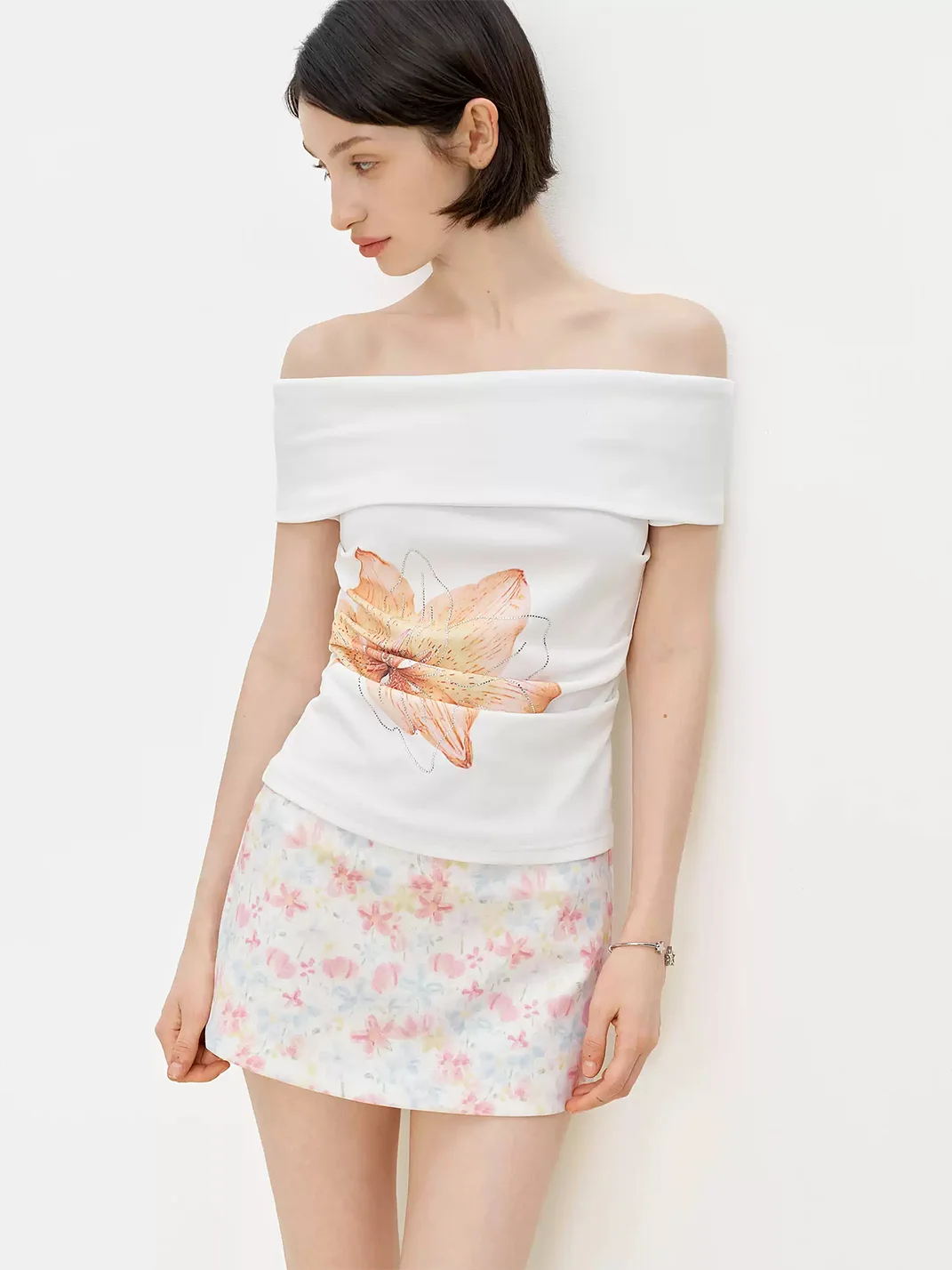 Ayo | White Floral Off-Shoulder Ruched Waist T-Shirt