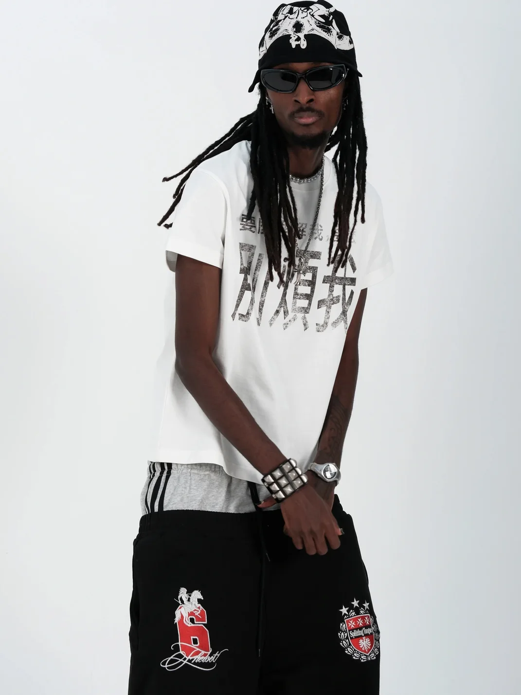 THEWET | Vintage Distressed Slim Cropped Graphic T-Shirt
