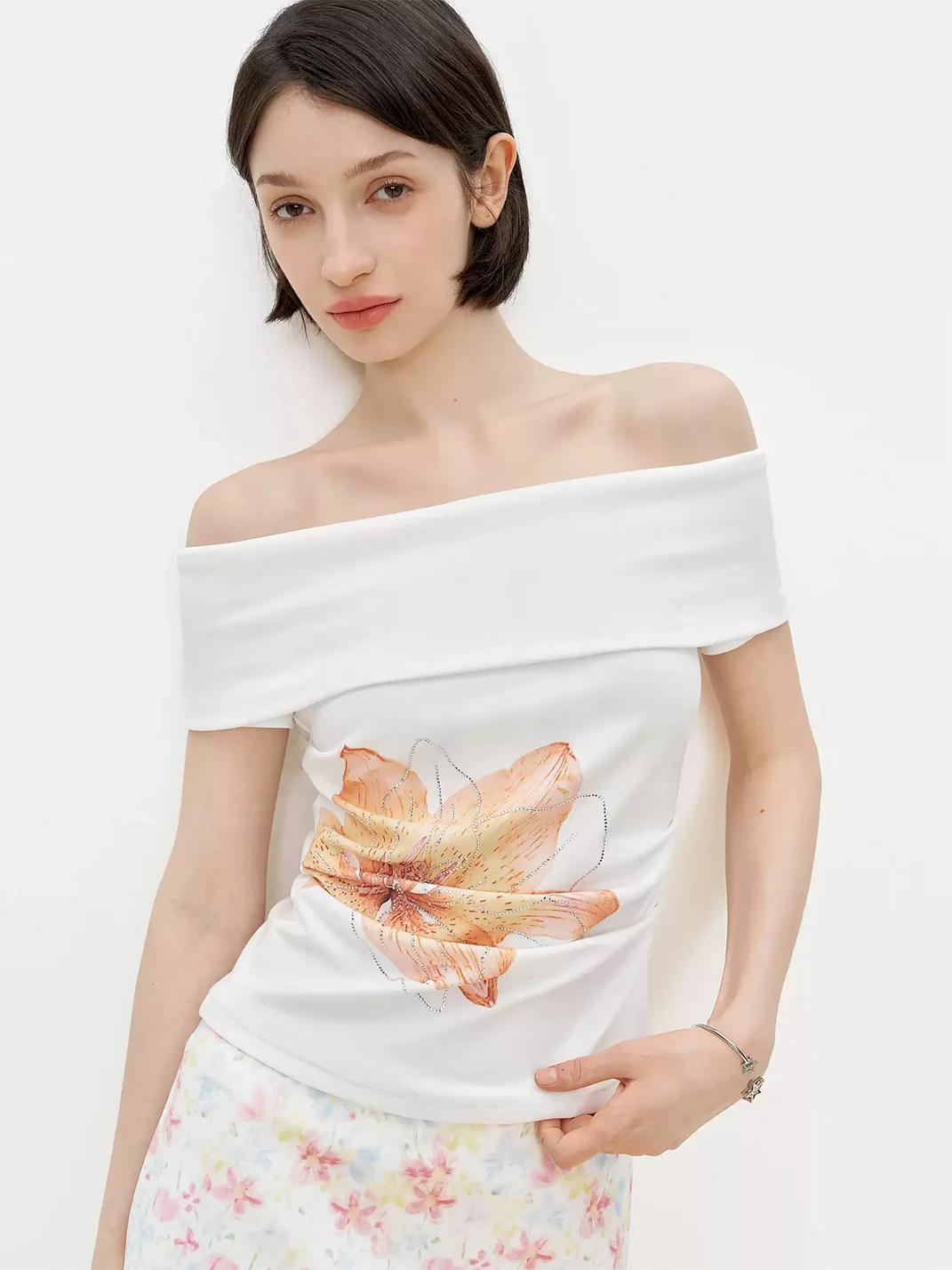 Ayo | White Floral Off-Shoulder Ruched Waist T-Shirt