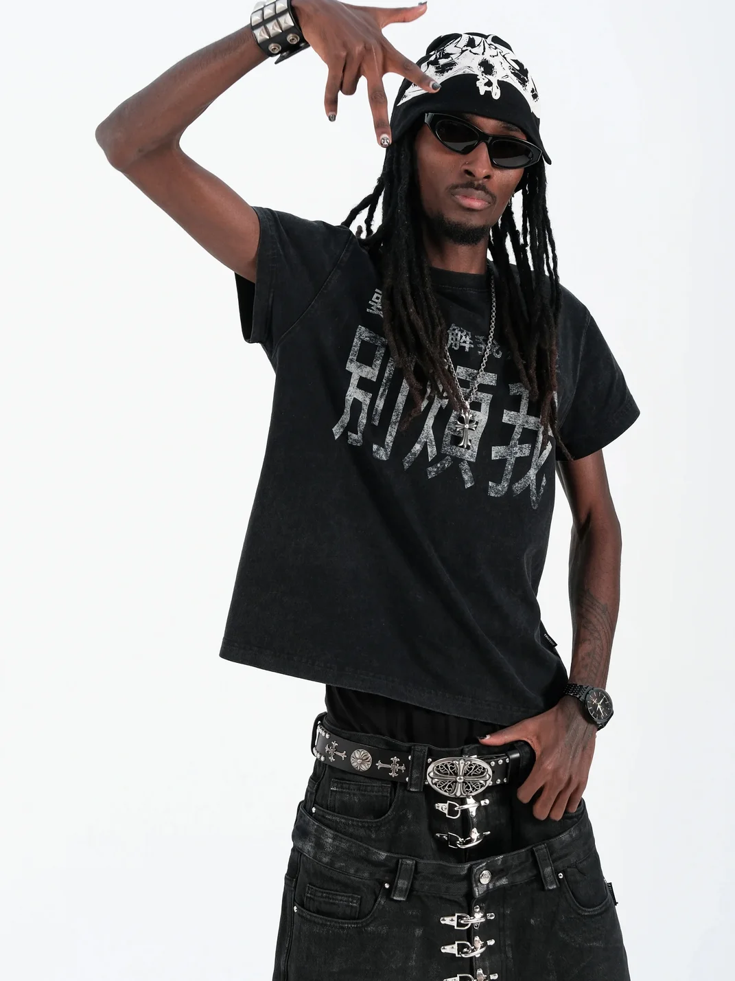 THEWET | Vintage Distressed Slim Cropped Graphic T-Shirt