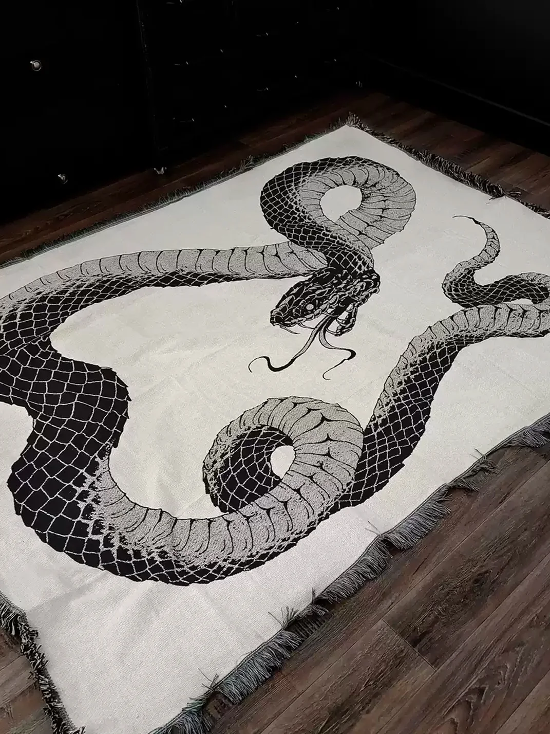 HXT | Retro Snake Knitted Sofa Throw Blanket