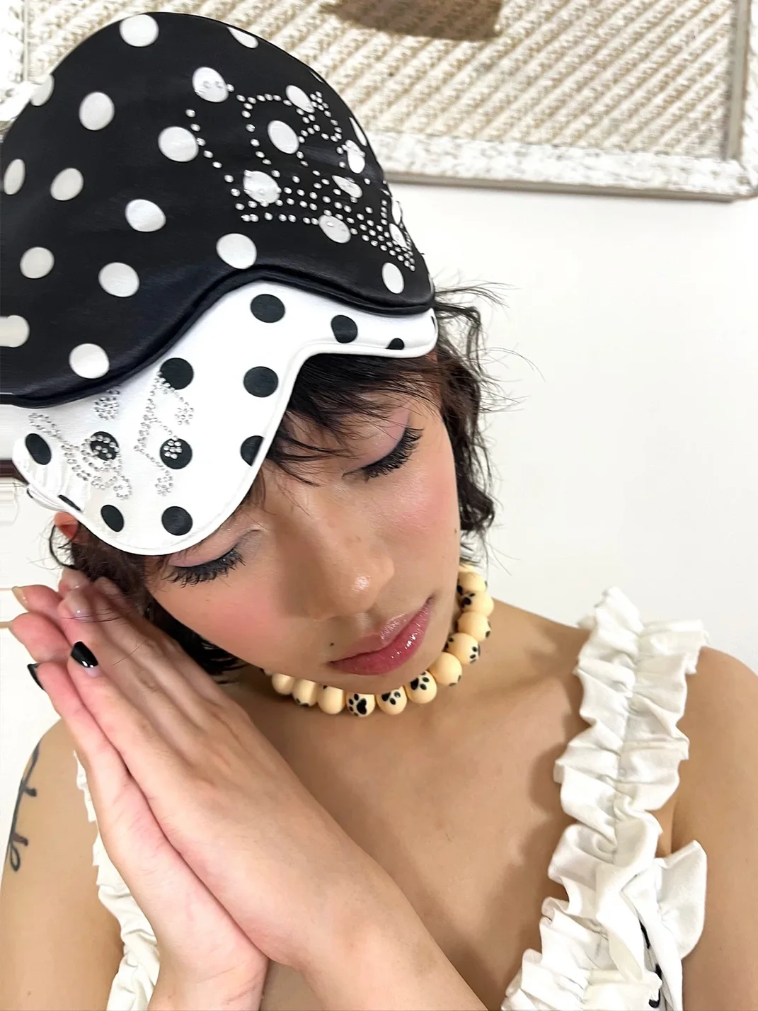 Nit alcove | Rhinestone Eye Ruffle Sleep Mask