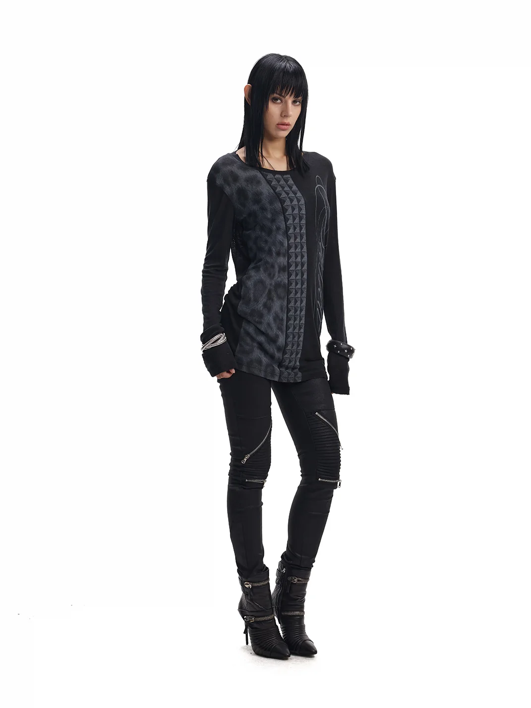 no E mosen | Studded Leopard Irregular Hem Fitted Long Sleeve Top