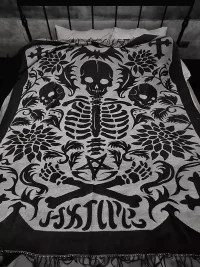HXT | Gothic Skull Dahlia Tassel Throw Blanket