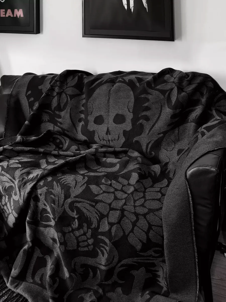 HXT | Gothic Skull Dahlia Tassel Throw Blanket - 3