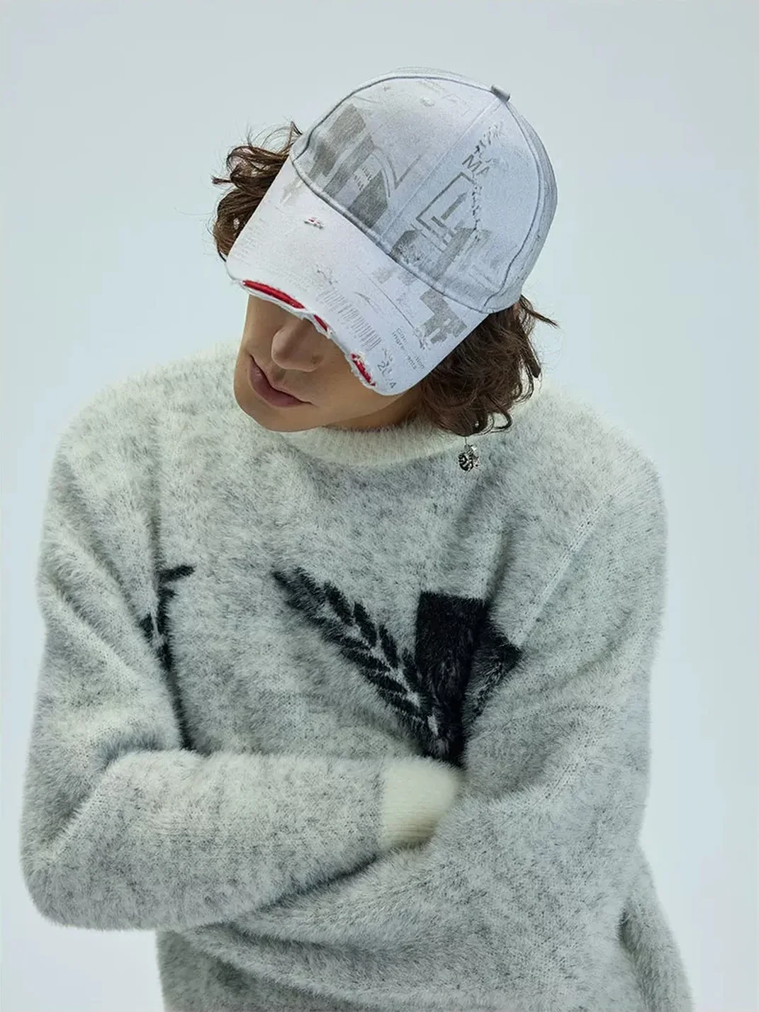 WHISTLEHUNTER | Distressed White Printed Long-Brim Cap