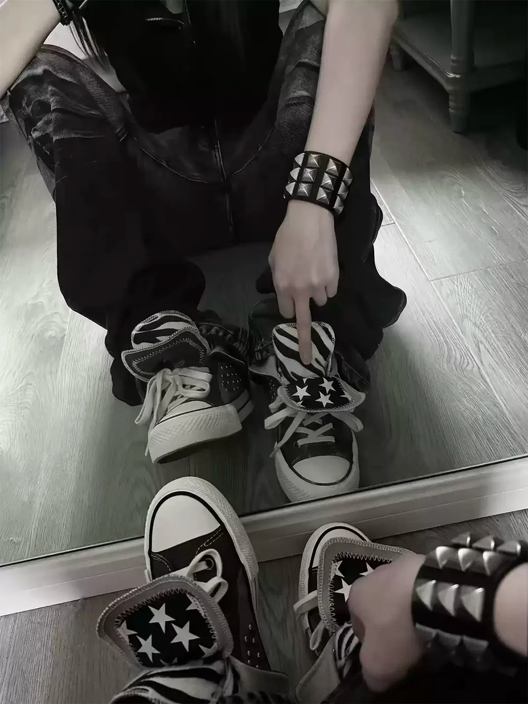 SELVMAKE | Zebra Star Rivet High-Top Canvas Sneakers
