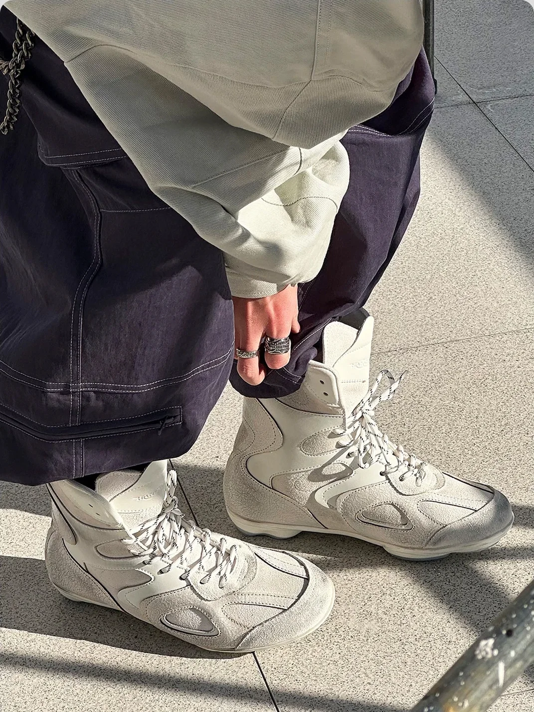 HANQIAORIJI | Distressed Deconstructed High-Top Trainer