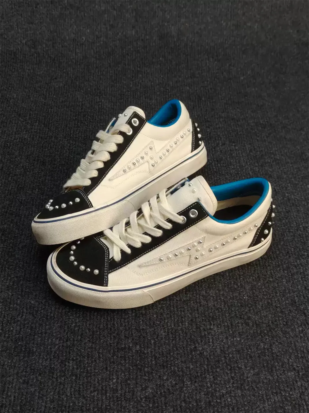 ZDZZFT | Pearl Studded Low Top Skate Sneakers
