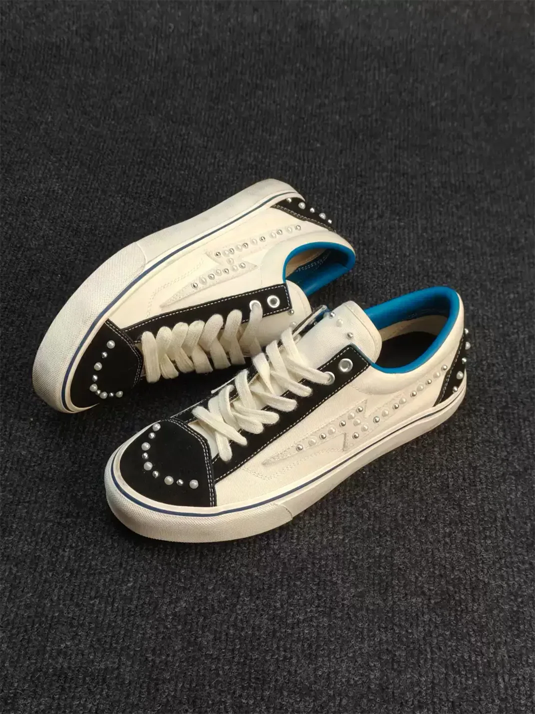 ZDZZFT | Pearl Studded Low Top Skate Sneakers