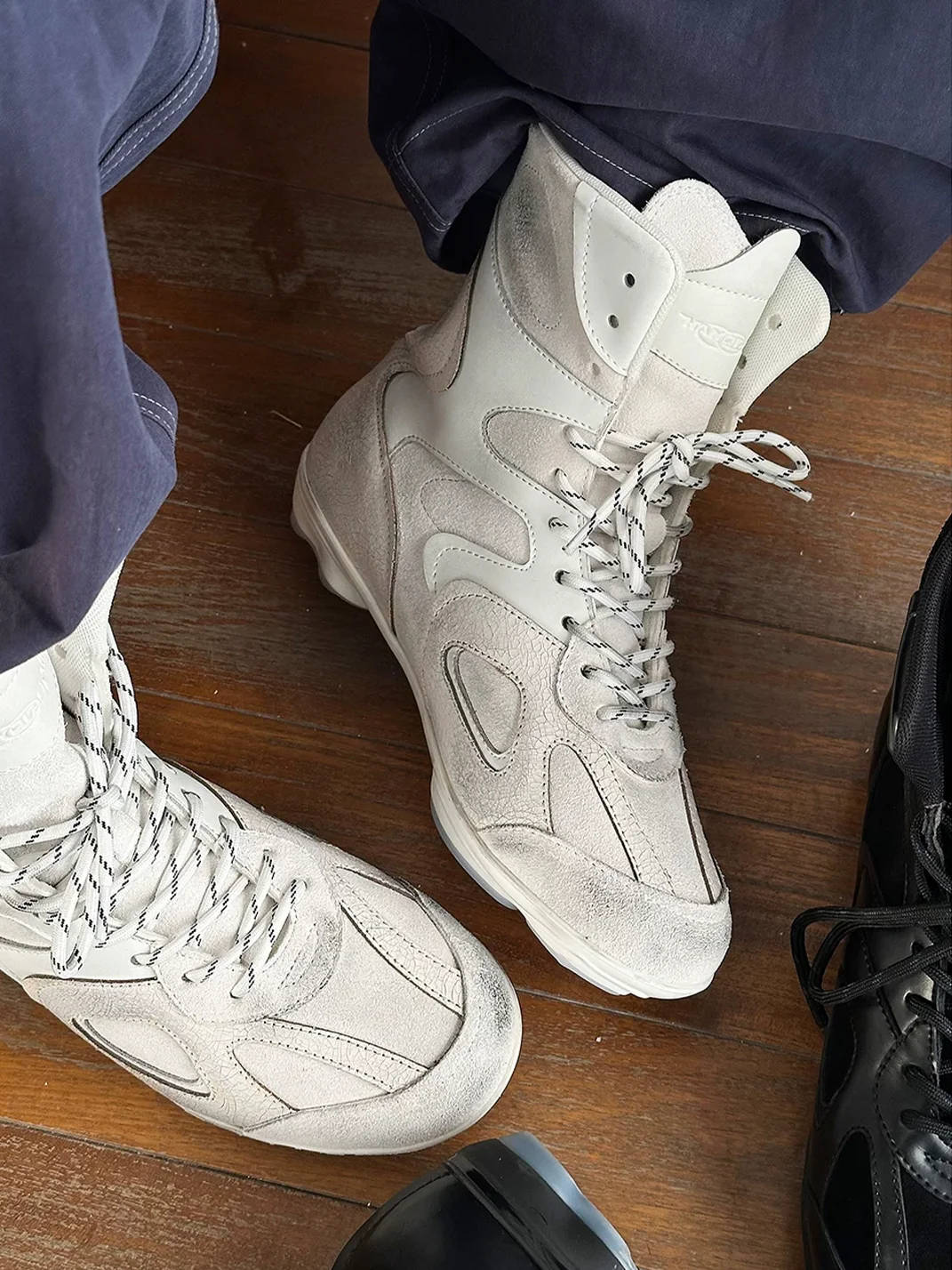 HANQIAORIJI | Distressed Deconstructed High-Top Trainer