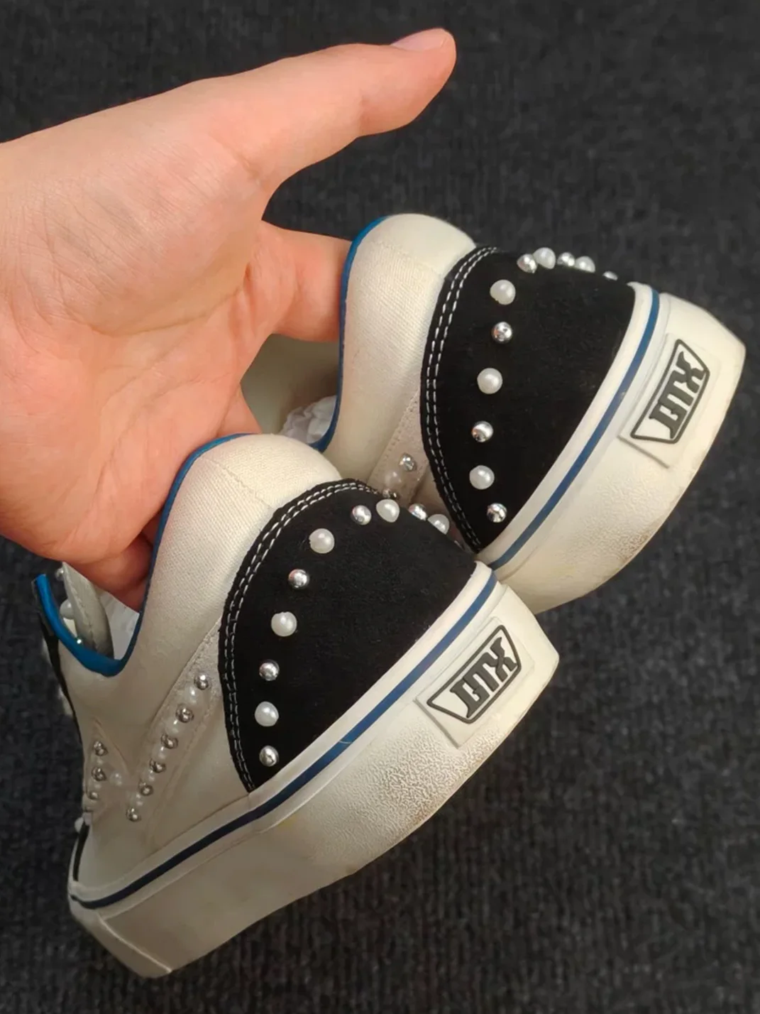 ZDZZFT | Pearl Studded Low Top Skate Sneakers