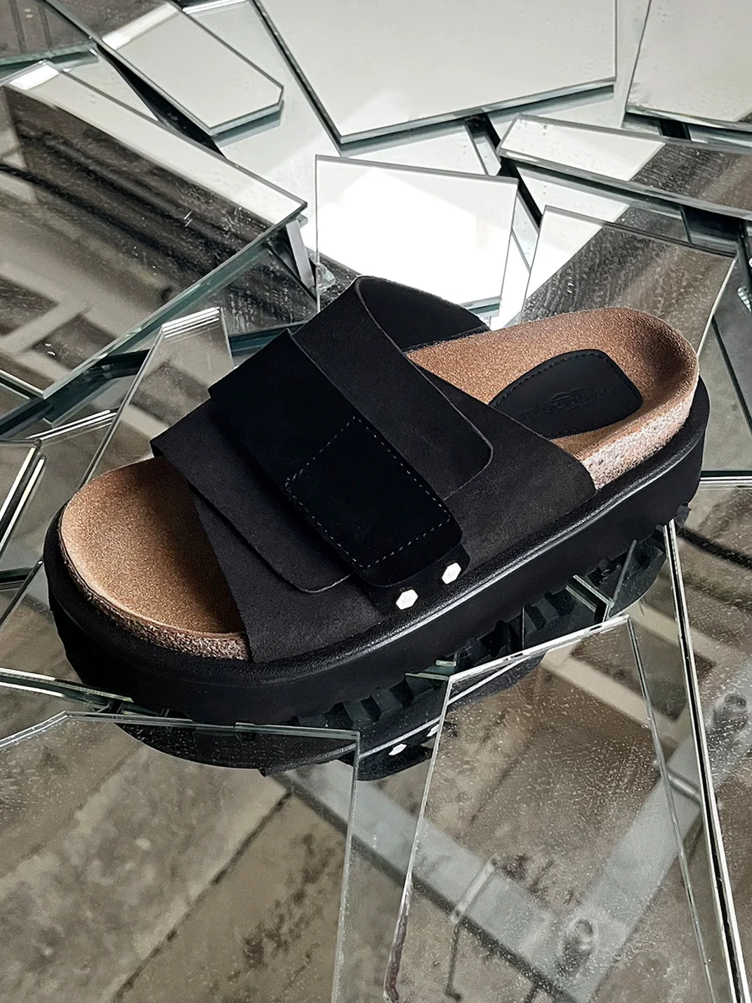 HANQIAORIJI | Studded Platform Leather Slides